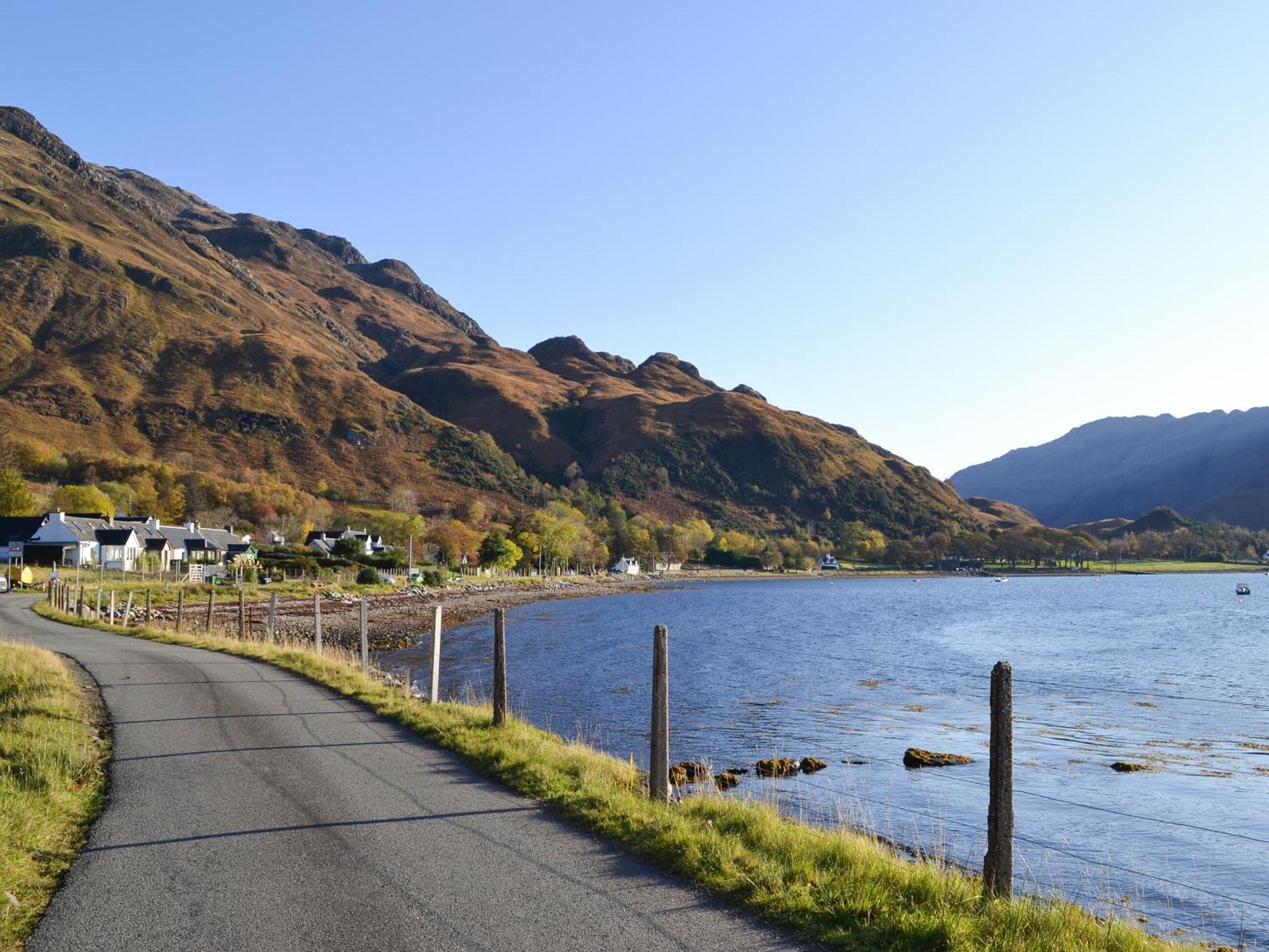 Arnisdale Shore Cottage מראה חיצוני תמונה